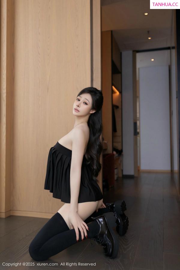 逗逗DouDou  [XiuRen]高清写真图 2025.03.07 No.9986 小逗逗 丝袜美腿第26张图片